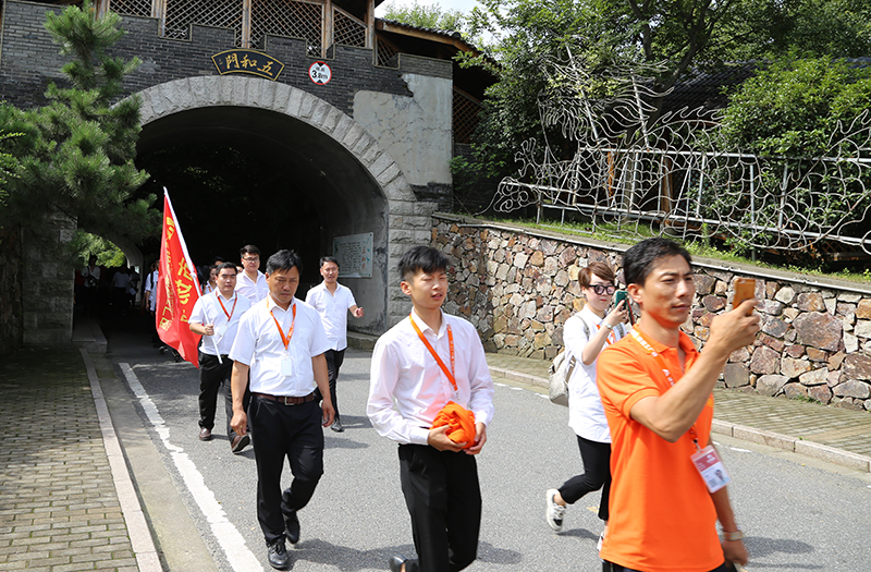 感恩家人 展望未來 金鑰匙家裝蕪湖分公司年中總結(jié)大會(huì)圓滿成功